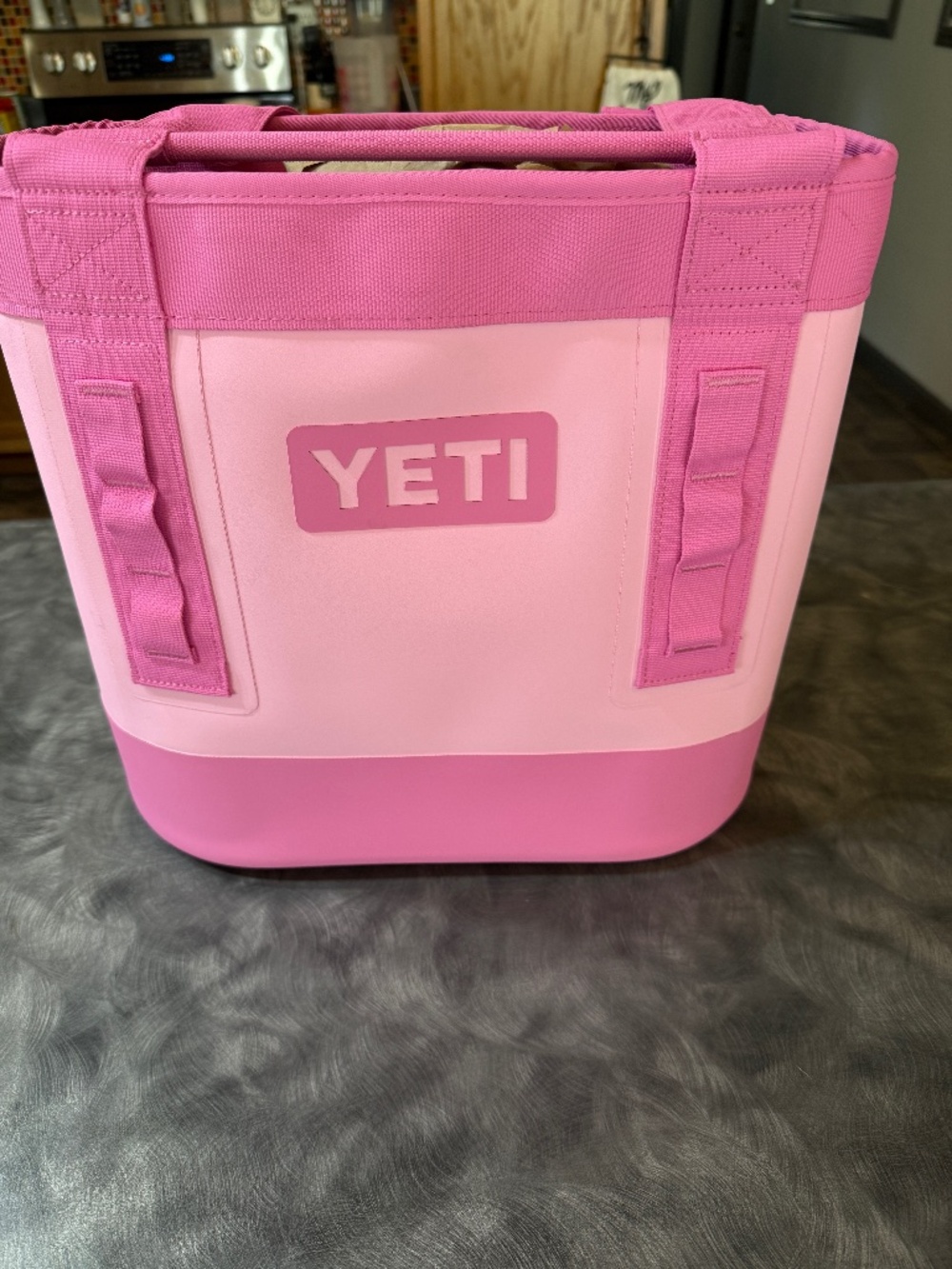 Yeti Camino Carryall 20 Power Pink